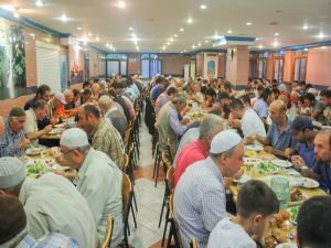 Hüdâyi Vakfı Ramazan’ın Bereketini Dünyanın Dört Bir Köşesine Taşıyor