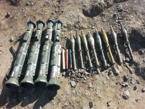 Hakurk'ta AT-4 tanksavar silahları ve RPG-7 antitank mühimmatları ele geçirildi