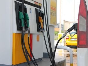 Benzinin litre fiyatında 71 kuruş artış