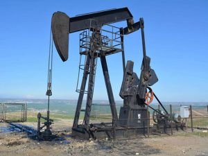 Brent petrolün varil fiyatı 90,56 dolar