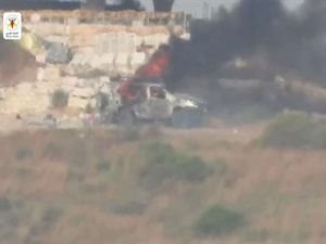 Kudüs Tugayları işgalcilere ait bir askeri aracı füzeyle vurdu