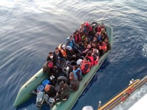 İzmir'de 127 düzensiz göçmen yakalandı