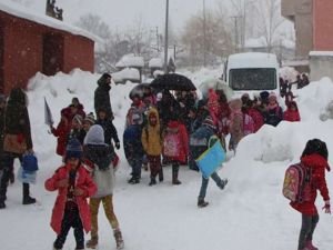 Düzce'de eğitime kar engeli