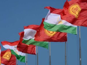 Kırgız ve Tacik yetkililer toplandı