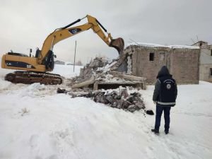 Van’da 5 “şok ev” yıktırıldı