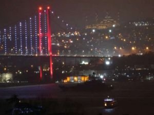 Rus askeri gemileri İstanbul Boğazı'ndan geçiş yaptı