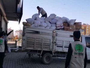 Elazığ Umut Kervanı, Suriye’deki ihtiyaç sahiplerine 1 kamyon yardım gönderdi
