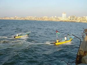 İşgalci rejim 7 Filistinli balıkçıyı alıkoydu