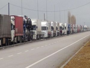 Hamzabeyli'de ihracat kuyruğu: 400 tır sınırda bekliyor