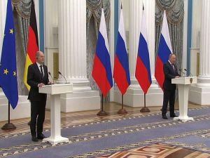 Putin: Donbas'taki sorunu çözmek için elimizden geleni yapacağız