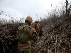Donbas'ta 2 Ukrayna askeri öldürüldü