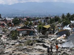 Sumatra Adası’ndaki depremde can kaybı artıyor