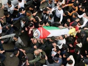 İşgalci siyonistler cenaze merasimine saldırdı