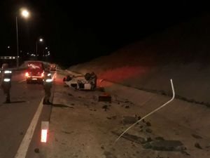 Malatya’da beton bloklara çarpan otomobildeki 2 kişi hayatını kaybetti