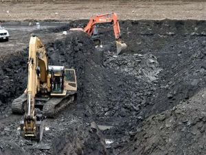 Hindistan'da maden çöktü: 5 işçi mahsur