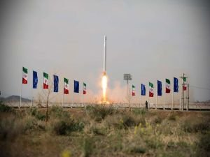 İran uzaya askeri uydu fırlattı