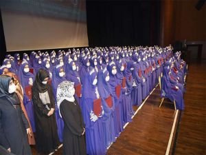 Günün Güzel Haberi! Mersin'de hafızlıklarını tamamlayan 184 kız öğrenciye icazetleri verildi