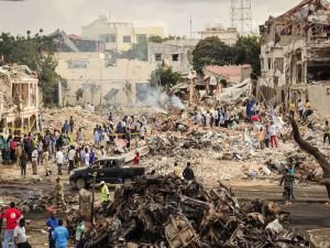 Somali'de iki ayrı bombalı saldırı: 48 ölü