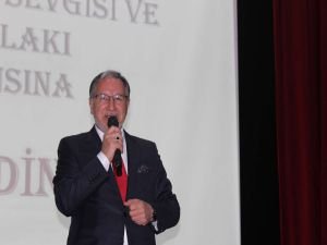 Prof. Dr. Karataş: Dinin özeti insana hizmettir