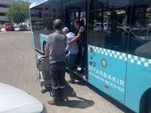 Otobüste fenalaşan yolcuyu otobüs şoförü hastaneye yetiştirdi