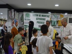 Siirt Umut Kervanı bayram öncesi 350 yetim ve muhtaç çocuğu sevindirdi