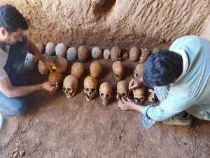 Kaçak kazı sırasında onlarca insan iskeleti ortaya çıktı