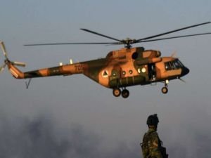 Pakistan’da askeri helikopter düştü