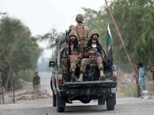 Pakistan'da askeri konvoya saldırı: 4 ölü