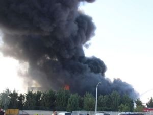 Konya'da boya fabrikasında yangın