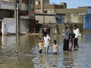 Pakistan'daki sel nedeniyle hayatını kaybedenlerin sayısı 1033'e yükseldi