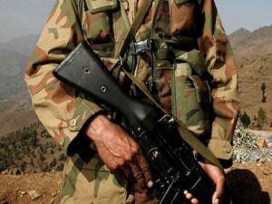 Pakistan'da çatışma: 5 asker hayatını kaybetti