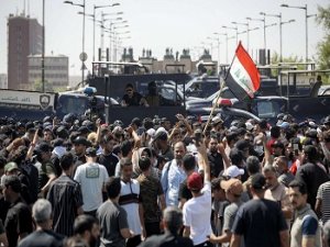 Bağdat'taki gösterilerde 100'den fazla kişi yaralandı