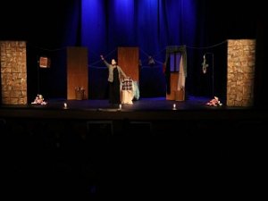 "Filistin Hakkında Konuşmalıyız" tiyatrosunun galası yapıldı