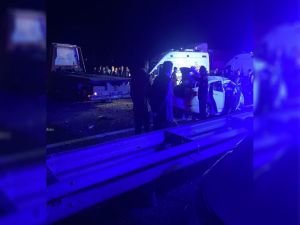 Şanlıurfa’da otomobille çekici çarpıştı: 4 ölü