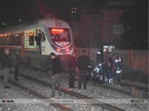 Adana'da trenin çarptığı kişi hayatını kaybetti