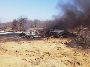Hindistan'da iki savaş uçağı düştü