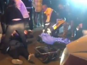 İstanbul'da park halindeki minibüs kalabalığın arasına kaydı: Bir ölü 5 yaralı