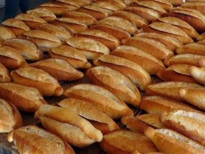 Depremin etkilediği 10 ilde fırınlar ücretsiz ekmek verecek