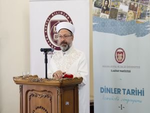 Prof. Dr. Erbaş: İslam düşüncesinde ilmi çalışmaların amacı, hakikati ortaya çıkarmaktır