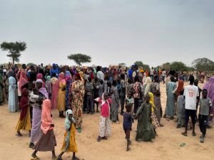 Sudan'daki çatışmalar nedeniyle yüzbinlerce kişi ülkeden ayrıldı
