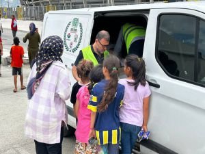 Umut Kervanı Hatay’daki depremzede ailelere yardımda bulundu