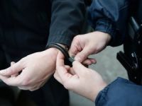 2,5 aylık bebeğini yastıkla boğan anne tutuklandı