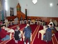 Karne tatilinde Kur’an öğreniyorlar