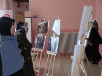 DÜ'de Arakan konulu resim sergisi açıldı