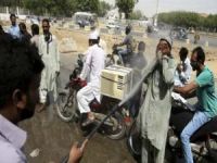 Pakistan'da sıcak hava can aldı: 73 ölü