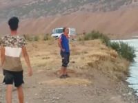 Baraj suyu yükselince mahsur kaldılar