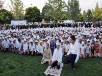 Namazı öğrenen binlerce çocuk için program yapıldı