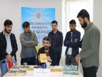 Yazarlar kitap fuarında okurlarıyla bir araya geldi