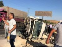 Yolcu otobüsü ile otomobil çarpıştı: 3 ölü 12 yaralı