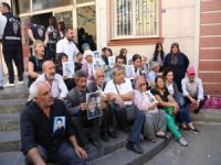 Oturma eylemi yapan ailelere destek artıyor